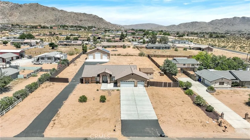 16557 Candlewood Road, Apple Valley, California 92307