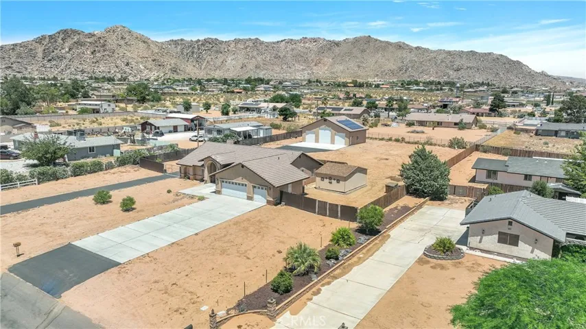 16557 Candlewood Road, Apple Valley, California 92307
