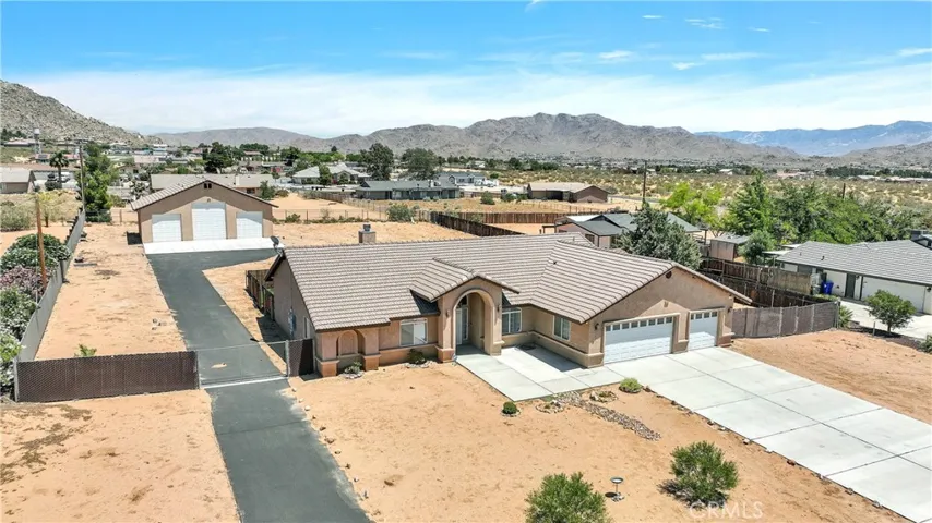 16557 Candlewood Road, Apple Valley, California 92307