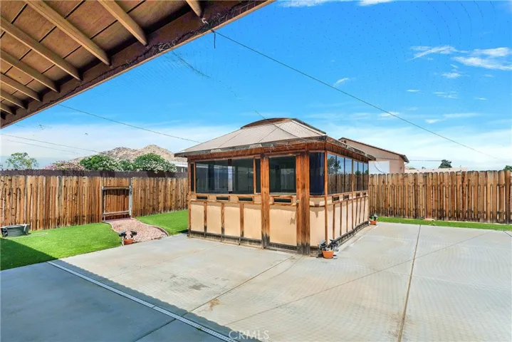 16557 Candlewood Road, Apple Valley, California 92307