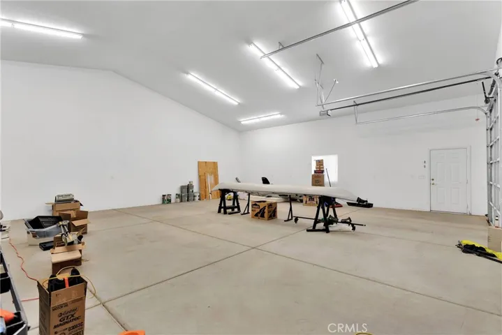 16557 Candlewood Road, Apple Valley, California 92307