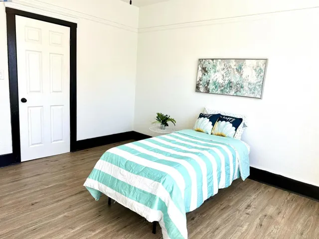 471 Paris, San Francisco, California 94112