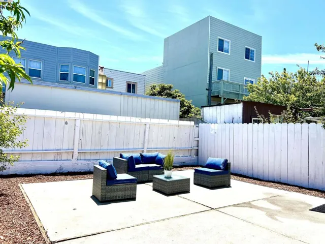 471 Paris, San Francisco, California 94112
