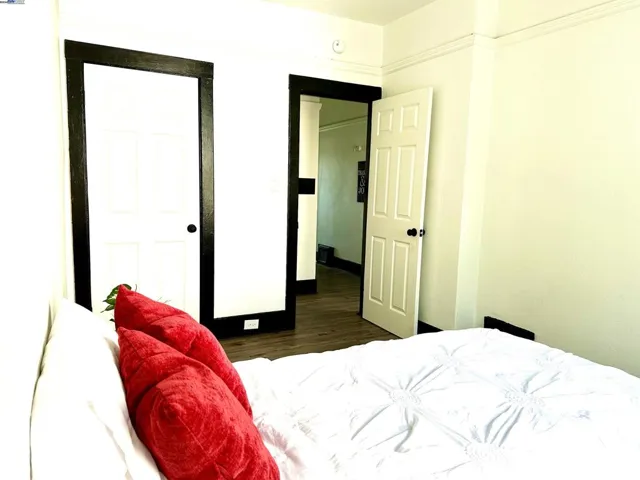 471 Paris, San Francisco, California 94112