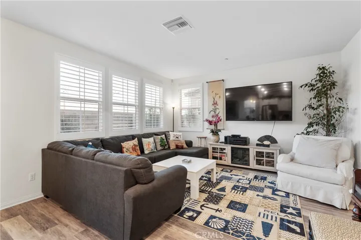 1588 Redwoods Drive Place, Upland, California 91784
