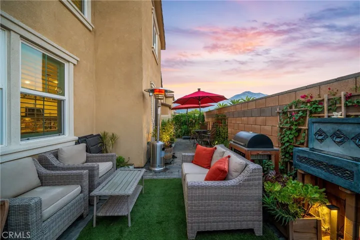 1588 Redwoods Drive Place, Upland, California 91784