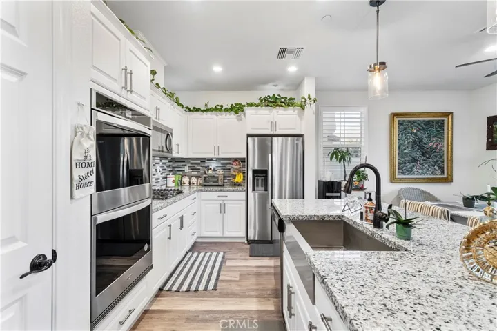1588 Redwoods Drive Place, Upland, California 91784