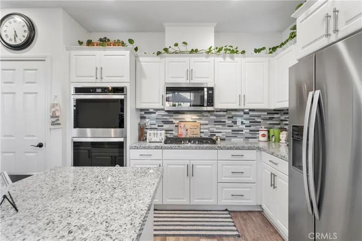 1588 Redwoods Drive Place, Upland, California 91784