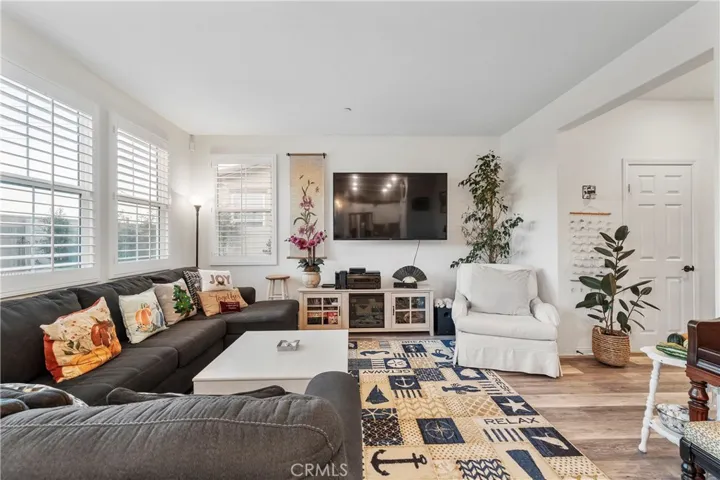 1588 Redwoods Drive Place, Upland, California 91784