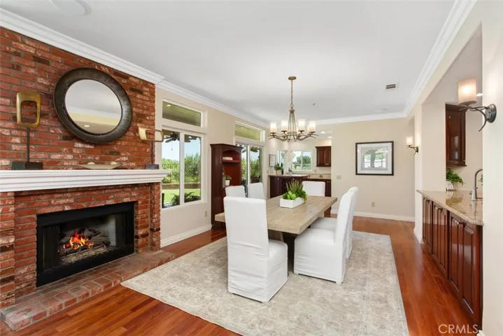 Kitchen / Dining