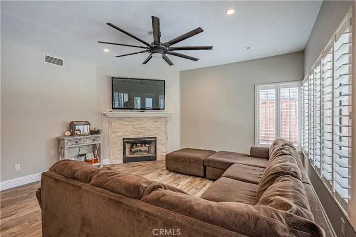 3040 Drake Street, Corona, California 92882