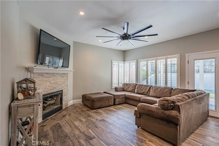 3040 Drake Street, Corona, California 92882