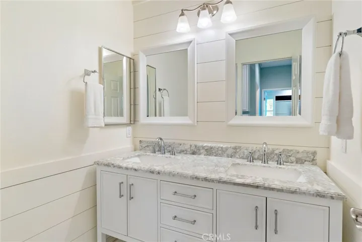 upstairs guest bathroom