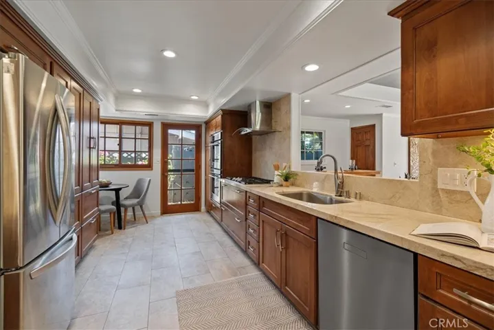 11261 Wallingsford Road, Rossmoor, California 90720