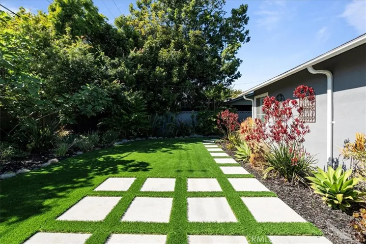 11261 Wallingsford Road, Rossmoor, California 90720