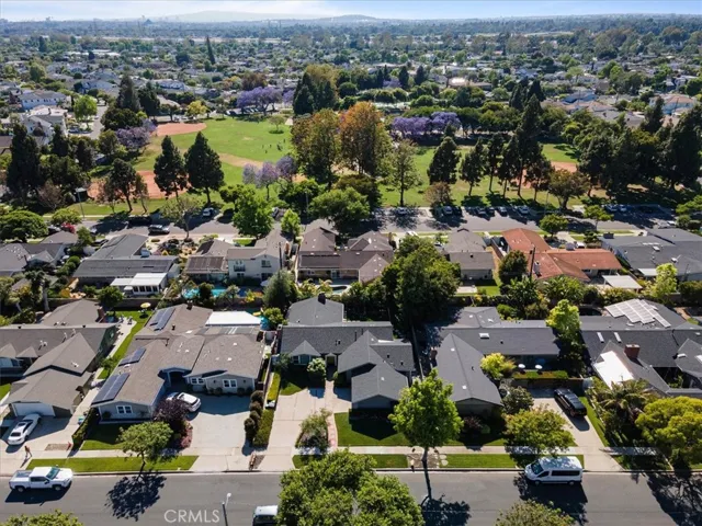 11261 Wallingsford Road, Rossmoor, California 90720
