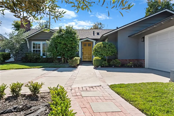 11261 Wallingsford Road, Rossmoor, California 90720