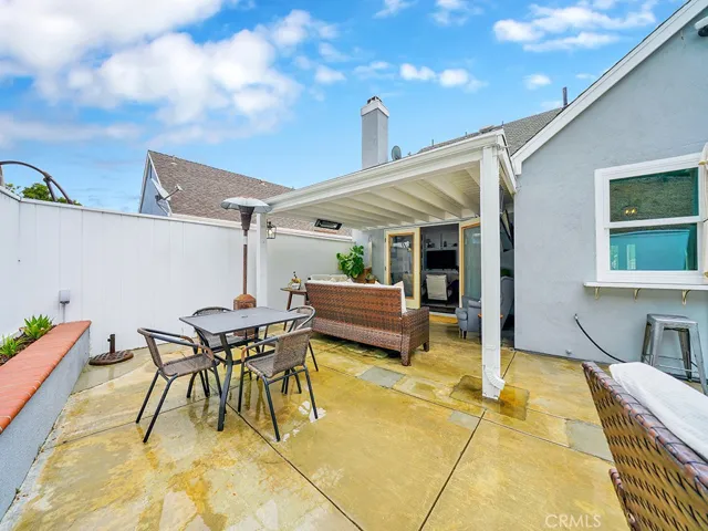 outdoor living area