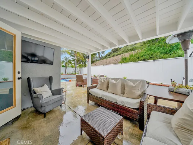 covered patio / outdoor living