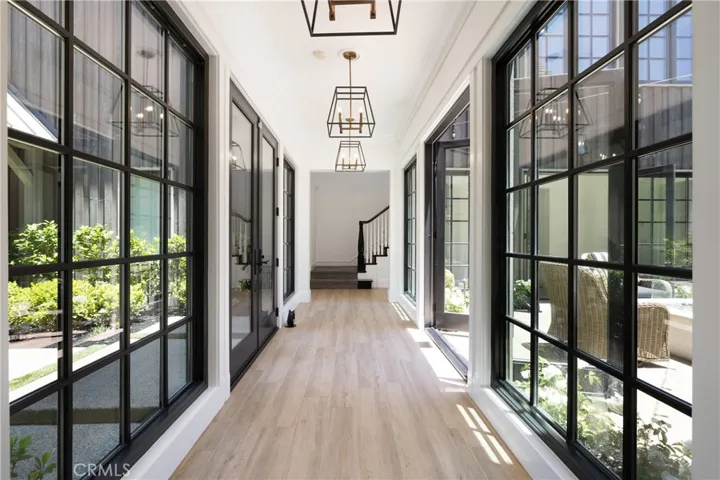 Double sided window lined foyer