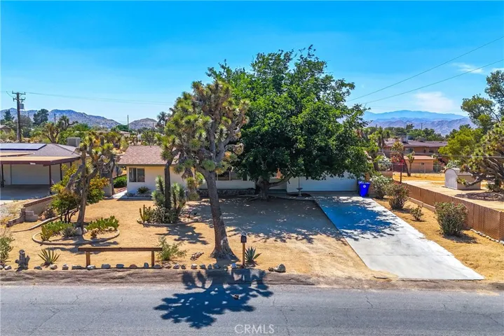 7976 Joshua Lane, Yucca Valley, California 92284