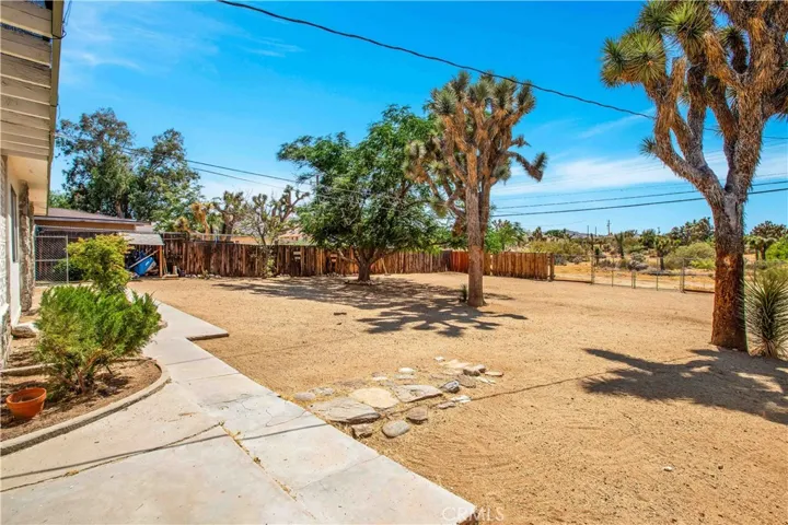 7976 Joshua Lane, Yucca Valley, California 92284