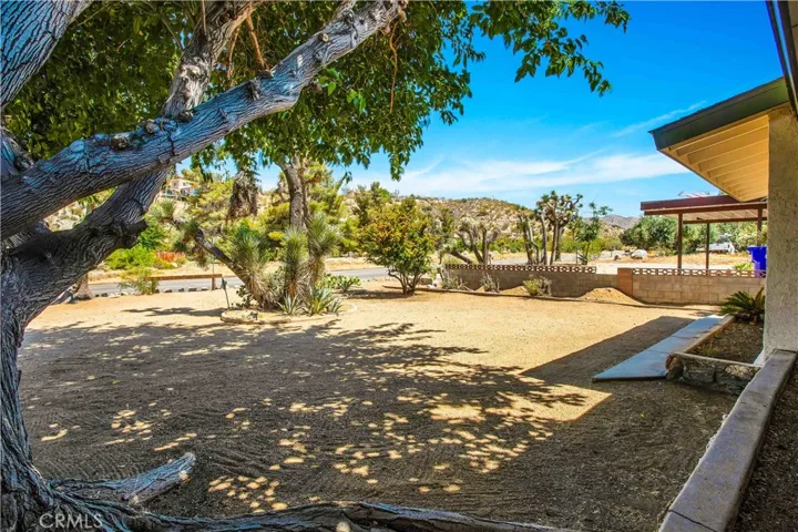 7976 Joshua Lane, Yucca Valley, California 92284