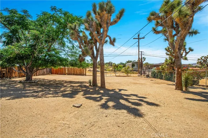 7976 Joshua Lane, Yucca Valley, California 92284