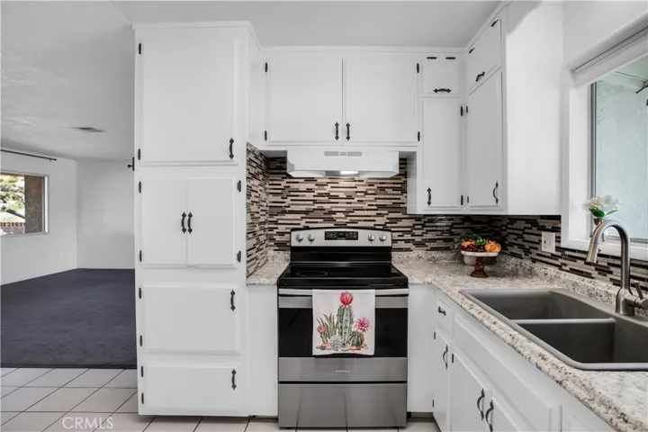 7976 Joshua Lane, Yucca Valley, California 92284