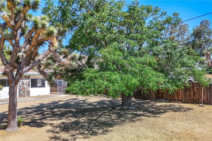7976 Joshua Lane, Yucca Valley, California 92284