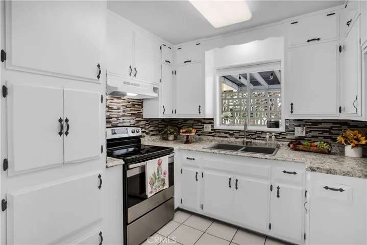 7976 Joshua Lane, Yucca Valley, California 92284