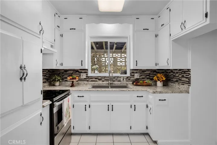 7976 Joshua Lane, Yucca Valley, California 92284