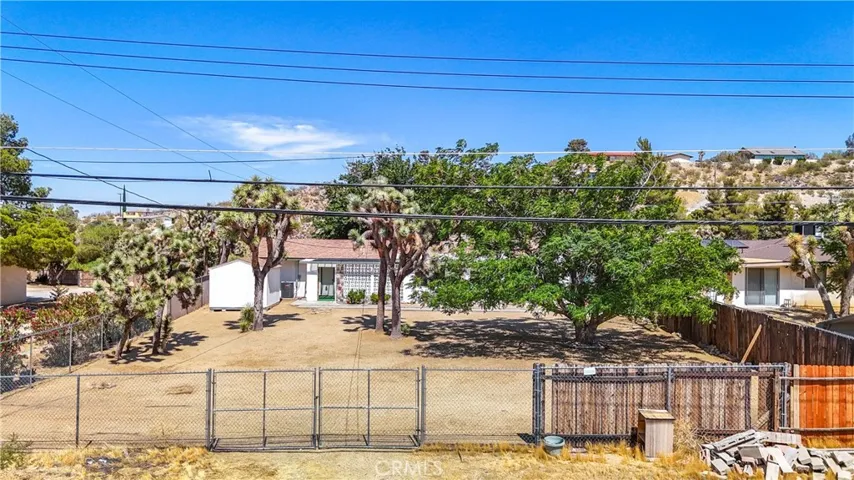 7976 Joshua Lane, Yucca Valley, California 92284