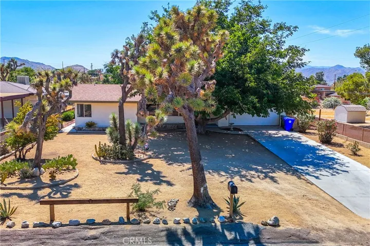 7976 Joshua Lane, Yucca Valley, California 92284