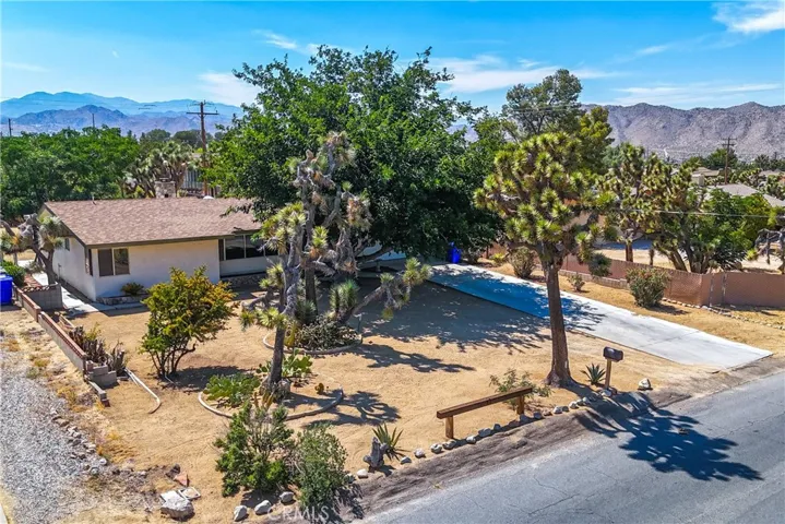 7976 Joshua Lane, Yucca Valley, California 92284