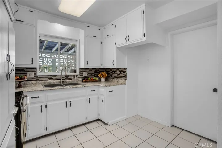 7976 Joshua Lane, Yucca Valley, California 92284