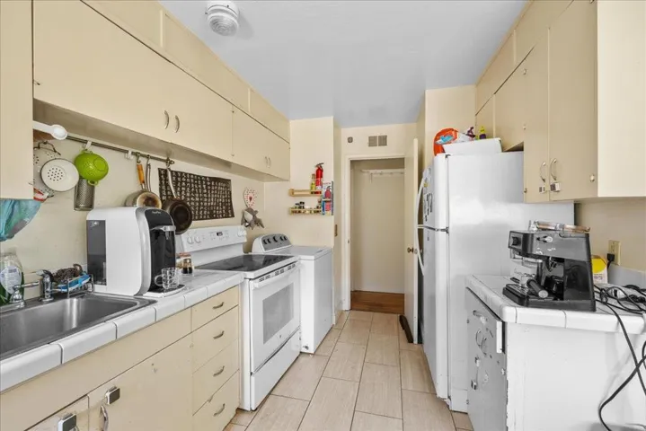 1001 Miramonte Avenue, Mountain View, California 94040