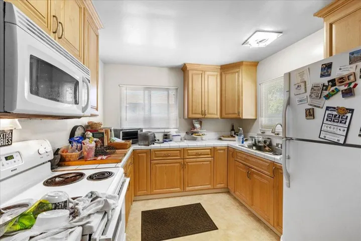 1001 Miramonte Avenue, Mountain View, California 94040