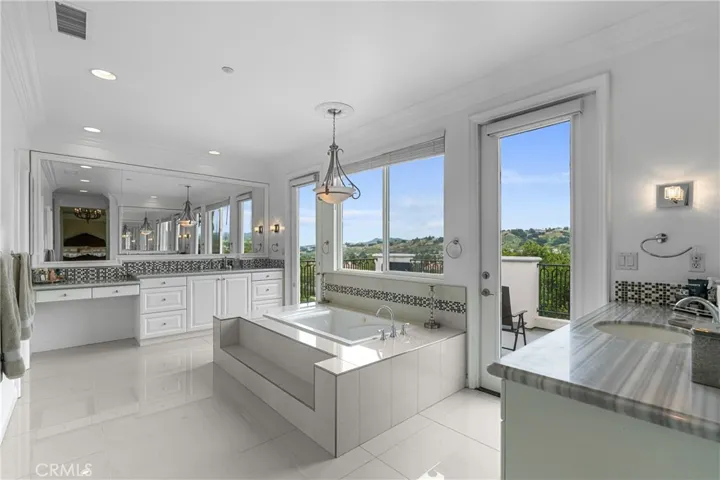 5 Rue Delacroix, Coto De Caza, California 92679