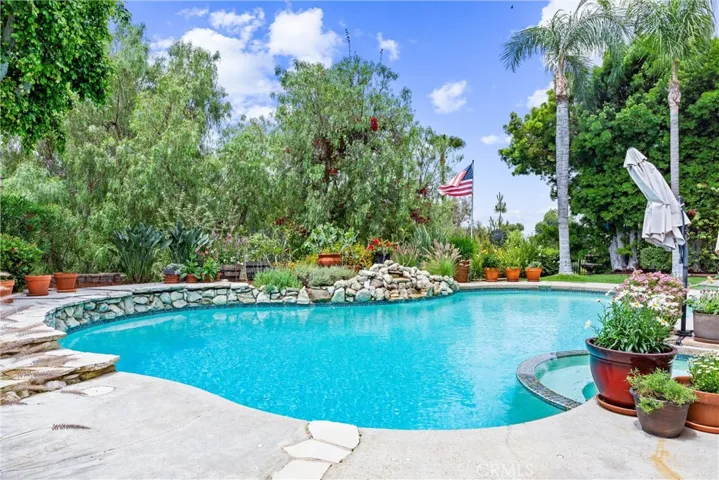341 S Yorkshire Circle, Anaheim Hills, California 92808