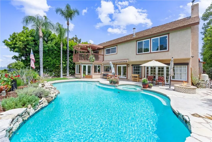 341 S Yorkshire Circle, Anaheim Hills, California 92808