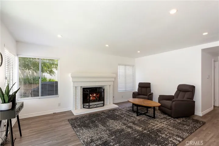 Family Room w/Fireplace