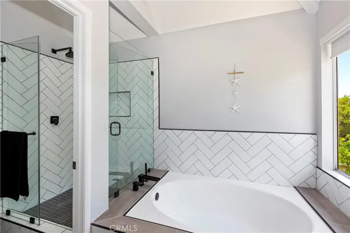 Primary Bathroom, Walk-in Shower, Soaking Tub