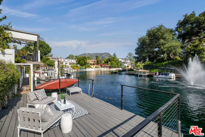 10060 Toluca Lake Avenue, Toluca Lake, California 91602