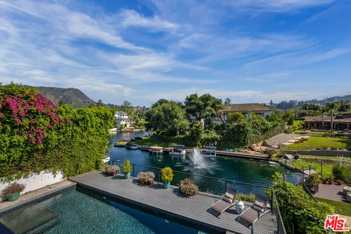 10060 Toluca Lake Avenue, Toluca Lake, California 91602