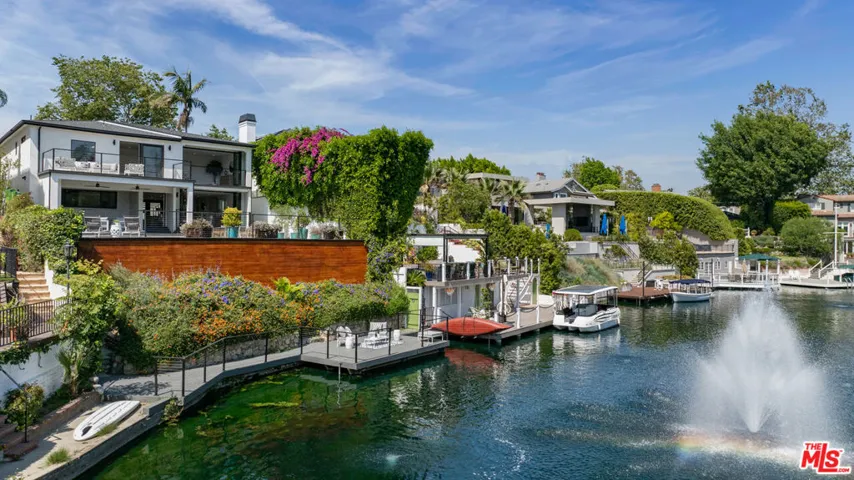 10060 Toluca Lake Avenue, Toluca Lake, California 91602