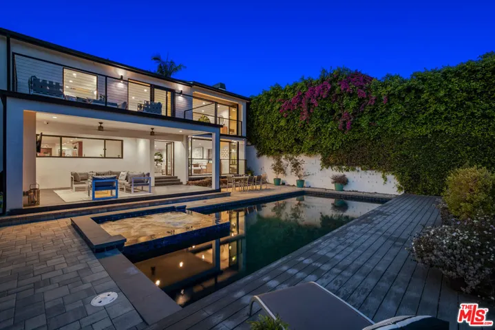 10060 Toluca Lake Avenue, Toluca Lake, California 91602