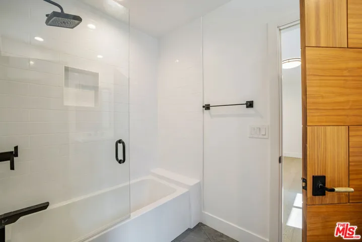 10060 Toluca Lake Avenue, Toluca Lake, California 91602