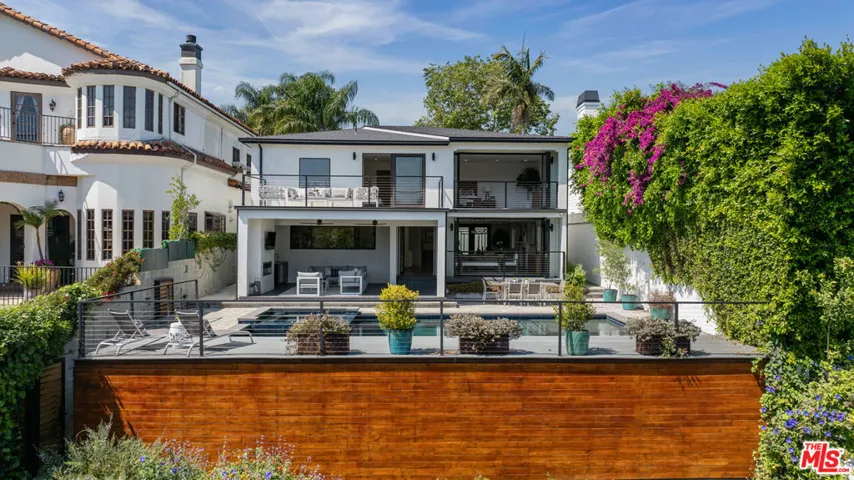 10060 Toluca Lake Avenue, Toluca Lake, California 91602