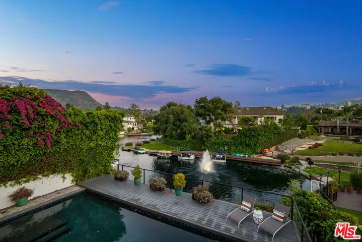 10060 Toluca Lake Avenue, Toluca Lake, California 91602